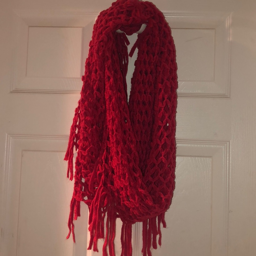 Knit fringe scarf